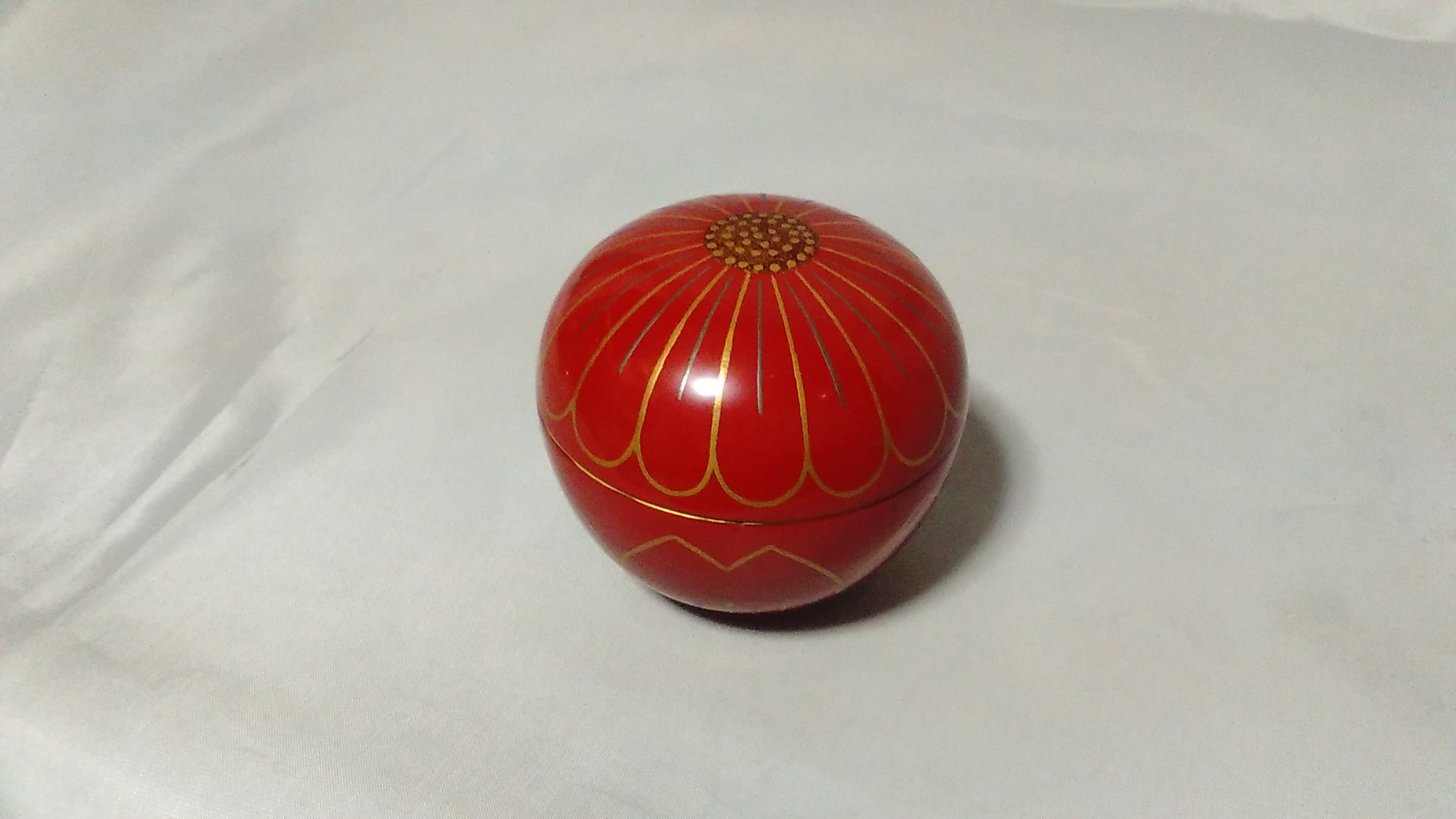 美しい古美術品◼️蔵から雅な美しい漆塗りの特大サイズの丸い入れ物が出て来ました。 漆塗丸棗 高田柳哉作 美術館収蔵作家 旧家所蔵品 G0624I - 美術*刀剣